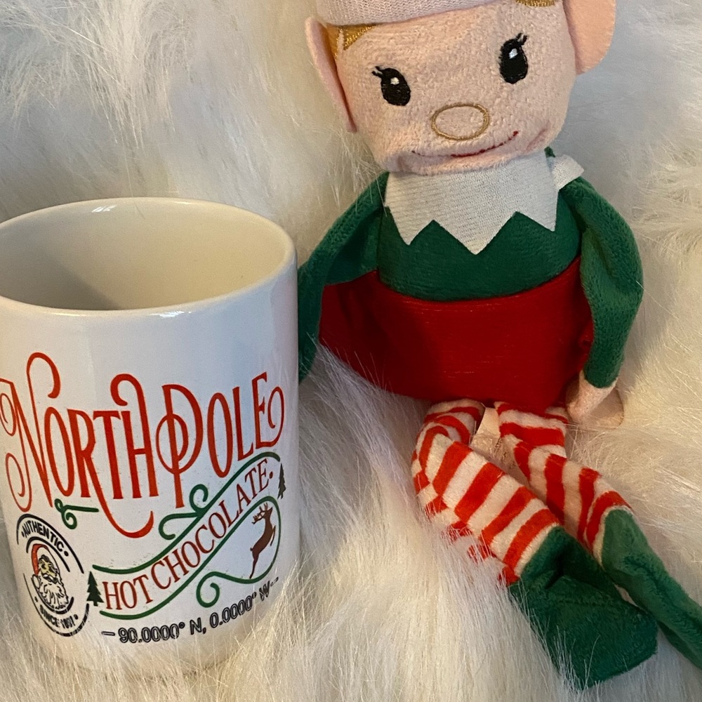 Holiday hot chocolate mugs made to order